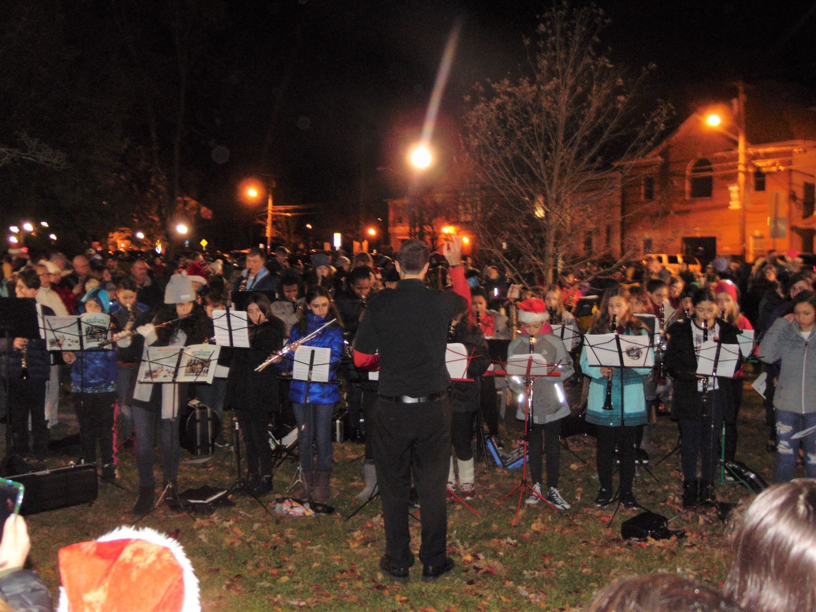 HAM tree lighting 143a 1205-5.JPG